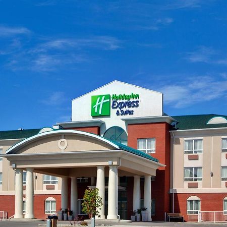 Holiday Inn Express Hotel & Suites-Hinton By Ihg Exterior photo