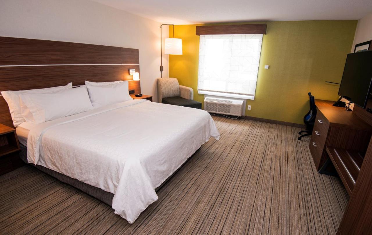 Holiday Inn Express Hotel & Suites-Hinton By Ihg Exterior photo