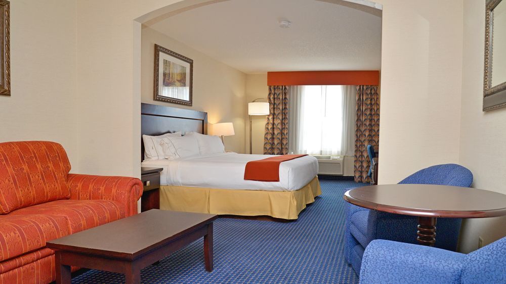 Holiday Inn Express Hotel & Suites-Hinton By Ihg Exterior photo