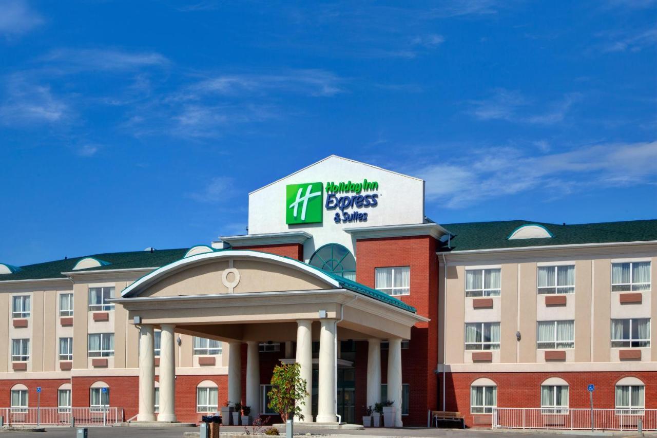 Holiday Inn Express Hotel & Suites-Hinton By Ihg Exterior photo